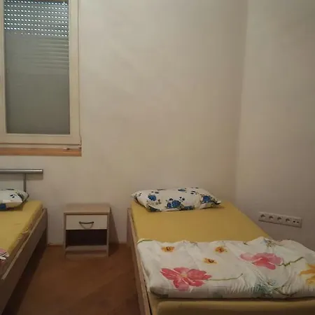 Falbenhennenstrasse.11 Apartment